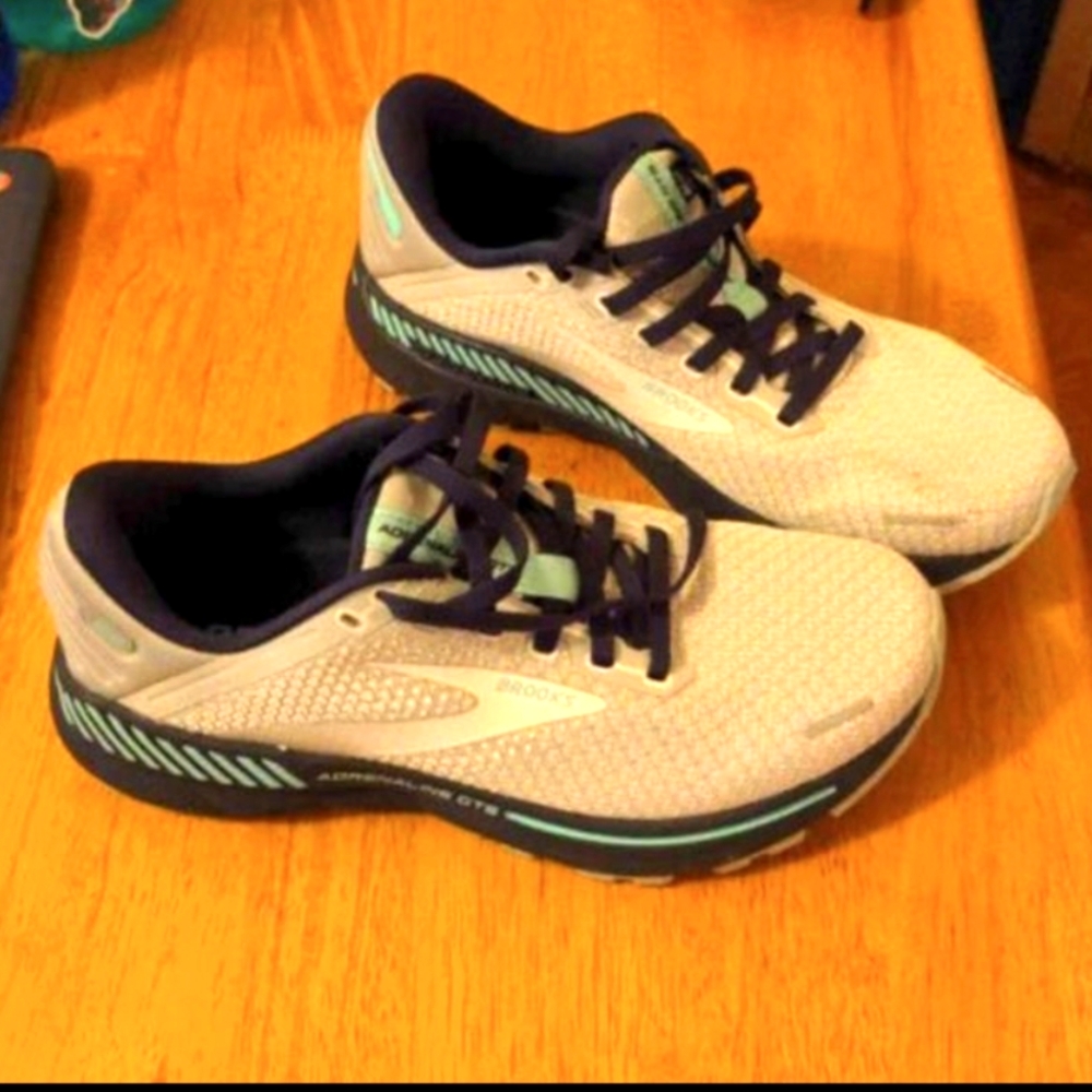 Brooks adrenaline GTS road running shoes